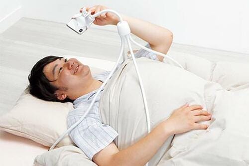 脚が徐々に広がってくる…BCOMのスマホ スタンド スマホスタンドおすすめ イメージ