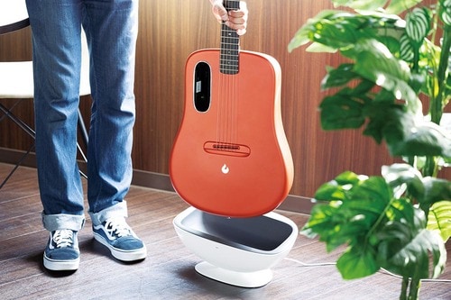 充電は専用スタンドで行う イメージ