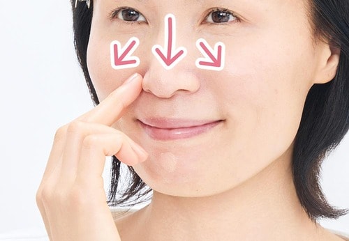 6：鼻は鼻根から小の字に伸ばす クリームファンデーションおすすめ イメージ