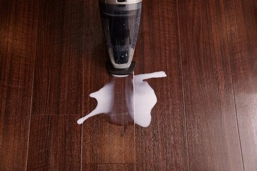 液体の吸引力はやや弱め固形物を吸うには使えます