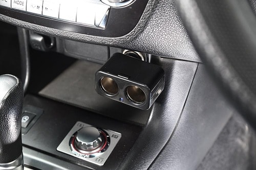車用増設ソケットおすすめ ダイソー 2口分配 シガーソケット イメージ2