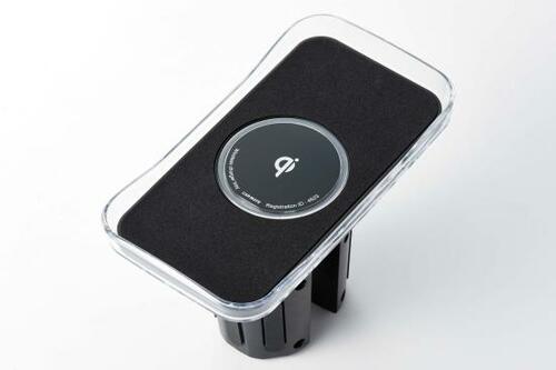 トレイに置くだけで充電！ 車内スマホ充電器のベストチョイス イメージ