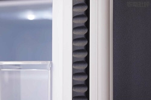 ポイント4:ドアパッキンがプラスチックで劣化しない!しかもオートクローズ 冷蔵庫おすすめ イメージ