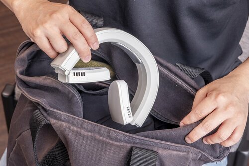 可搬性:小さく折りたためます 電動ネッククーラーおすすめ イメージ
