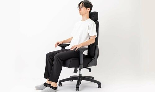 自然な姿勢で座れるのが大事 ゲーミングチェアおすすめ イメージ