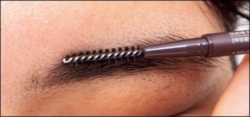 【描きやすさ】細身のブラシは小回りがきく! メンズアイブロウおすすめ イメージ