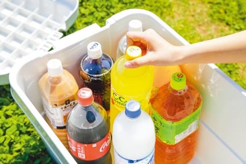 飲み物、食材の収納はタテ積みできる無印箱で！ イメージ