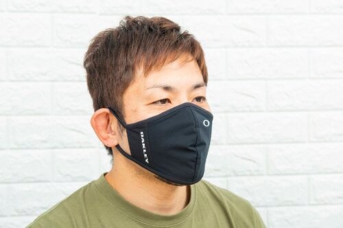 9位:オークリー「ESSENTIAL FACE COVER 2.0」