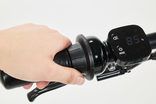 ハンドルロックは自動でかからない 電動アシスト自転車おすすめ イメージ2