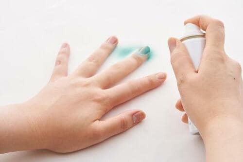 Q. スプレータイプなら超カンタンにネイルが完成？ イメージ