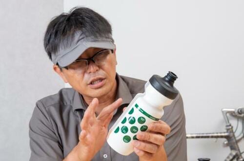 種類3:プラスティック(非保冷・保温)タイプ ロードバイク用ボトルおすすめ イメージ