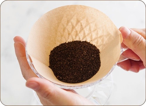 STEP4:コーヒー粉を平らにする イメージ