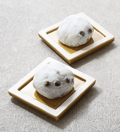 舌触りに夢中になれるシャトレーゼ「白州名水 塩豆大福」 LDKベストバイおやつ和菓子とお茶3商品おすすめ イメージ