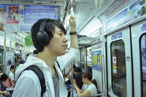 音質では後塵を排したBOSEだがノイキャン力と装着感はさすが! イメージ6