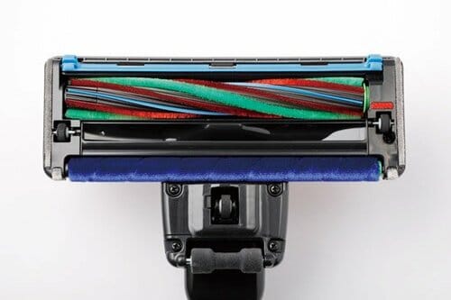 カーペットはひと押しでキレイに!集塵力もゴミ捨ても申し分なしです イメージ