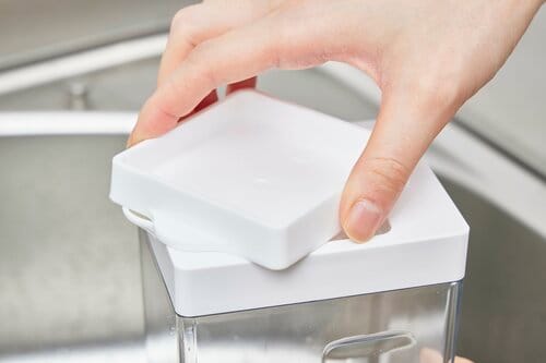 スクリューが固く開閉がしにくい 横置きできる冷水筒おすすめ イメージ2