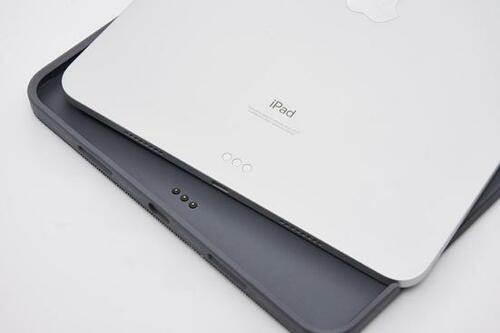 ロジクール「COMBO TOUCH(iPad Pro 11インチ用)」2