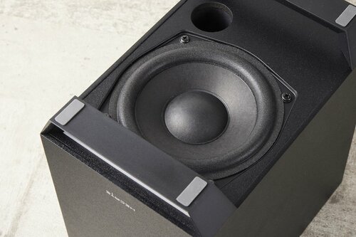 【使い勝手ポイント3】サブウーファーの音は底面から発せられる イメージ