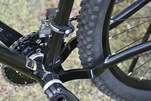 【マウンテンバイク】アラヤ「マディフォックス MFB」 オフロードはもちろん凹凸の多い都心もラクに走れます イメージ3