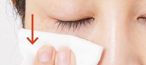 1:目元のメイクオフはリムーバーをこすらず10秒置き! イメージ