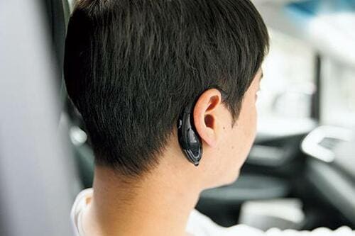 耳にかけておくだけでOK！ バイブと爆音で居眠り運転をガード イメージ3