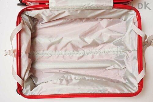 雨が降っても安心 スーツケースおすすめ イメージ