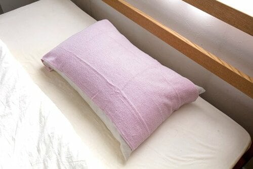 黄ばみの予防には枕のタオル巻き 枕黄ばみおすすめ イメージ