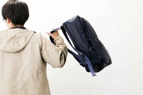 軽量で重心バランスのよいスクエアタイプが持ちやすい イメージ