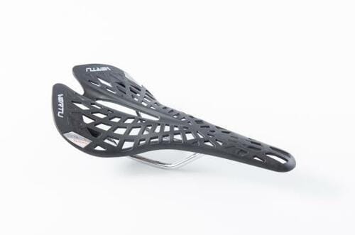Vertu:スパイダー メッシュ スポーツサドル:自転車パーツ