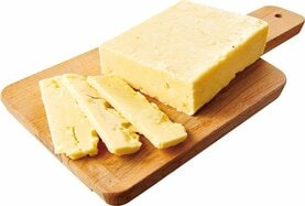 コストコのチェダーチーズがおすすめすぎる。酒のつまみに超濃厚で食べやすい！  のイメージ
