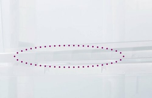 大切な服をしまっておくには不安 パカパカゆるゆるのチェスト イメージ