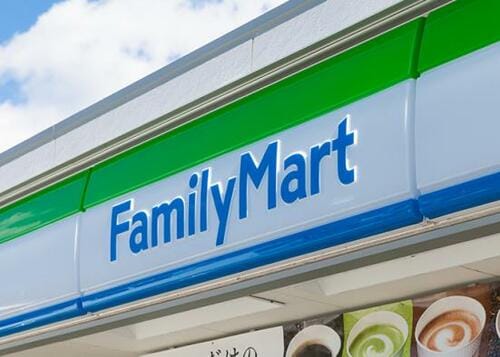 ファミリーマートのアイスは企業コラボ限定が秀逸です イメージ
