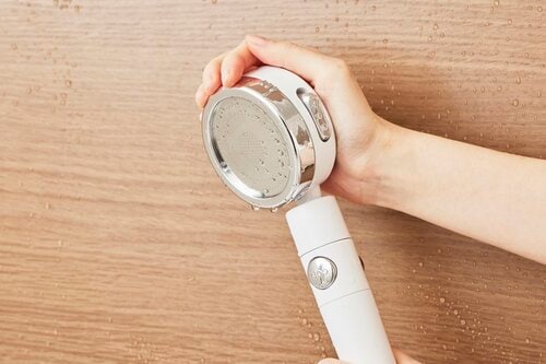 ヘッドの角度調整も自在 節水シャワーヘッドおすすめ イメージ
