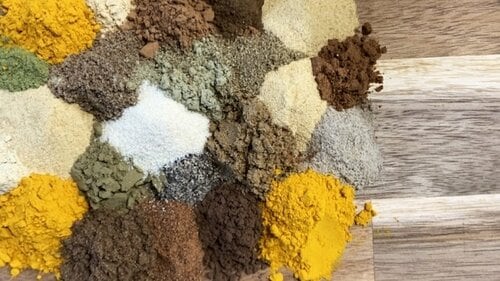 原材料のスパイスに注目 カレー粉おすすめ イメージ