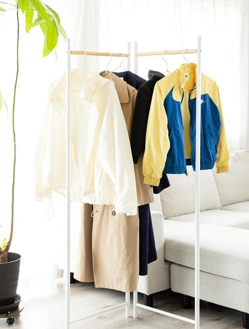帰ってきたら座る前に掛けるを習慣に！ ハンガーラックおすすめ イメージ2