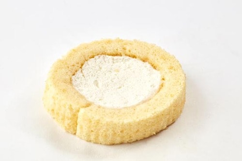 [3位]コンビニスイーツの火付け役ロールケーキ イメージ