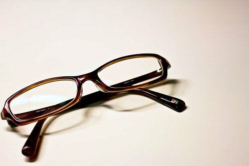おしゃれな老眼鏡の選び方は?