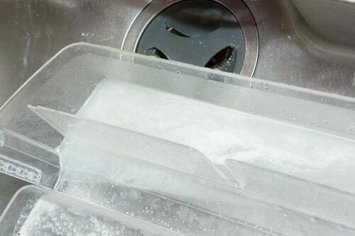 STEP3：シミ汚れは粉マジックリンでつけ置き イメージ