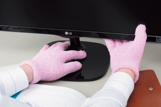 手にはめてなぞるだけ目障りなホコリもスッキリ