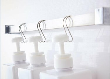 無印 ニトリ お風呂の吊る収納アイデアおすすめ3選 Ldk が超リアル収納テクを紹介 360life サンロクマル