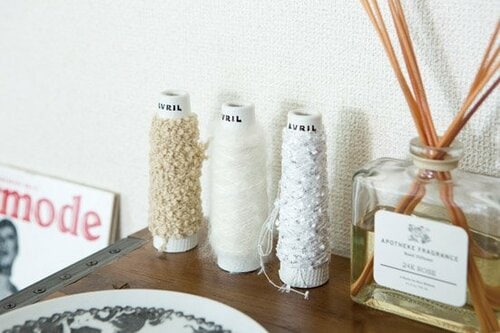 カラフルな手芸糸を飾ってぬくもりのある雰囲気に イメージ2