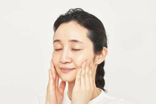 3:「肌がひんやりするまで化粧水を重ねづけ」はしない! イメージ