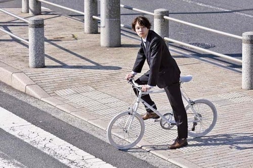 【ミニベロ】マジィ「ミニベロ ウノライザー」 男性やスーツにも似合うミニベロです イメージ