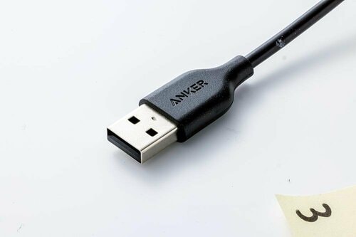 電源とのコネクタはタイプA