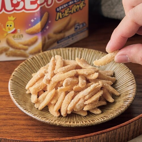 東京駅で買えるお土産おすすめ 亀田製菓 亀田の柿の種 ハッピーターン 5袋入り イメージ