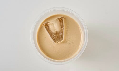 牛乳で割ってもカラメルのような香りがした コーヒーポーションおすすめ イメージ