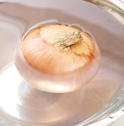 丸ごと冷凍したら水に1分つけて少し解凍する イメージ2