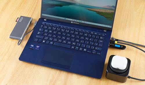 【接続性】左右にバランスの取れた安心の接続性能 小型ノートPCおすすめ イメージ3