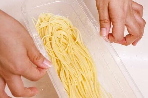 持ち手がなく扱いにくいアスベルは 端の方にゆで残しがありました イメージ