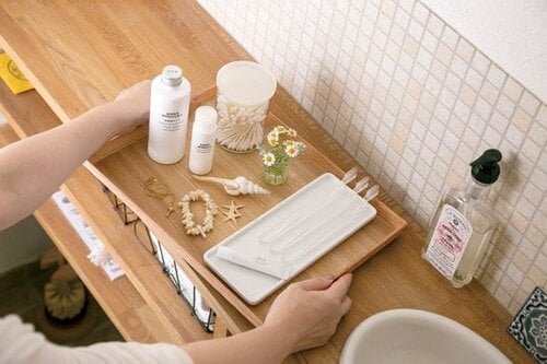 無印のトレーに小物をまとめて見た目も良くラクに整理整頓 イメージ